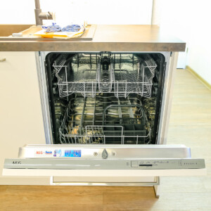 Die Spülmaschine in der Ferienwohnung P3 im Ostseebad Prerow. Die Spülmaschine in der FeWo. Ferienwohnung mieten im Ostseebad Prerow.