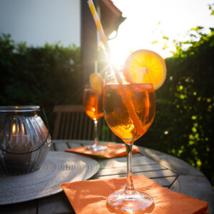 Genießen Sie den Sonnenuntergang auf unserer kleinen Terrasse in der Ferienwohnung P3 in Prerow an der Ostsee. Genießen Sie den Sonnenuntergang auf unserer kleinen Terrasse in der Ferienwohnung P3 in Prerow an der Ostsee.