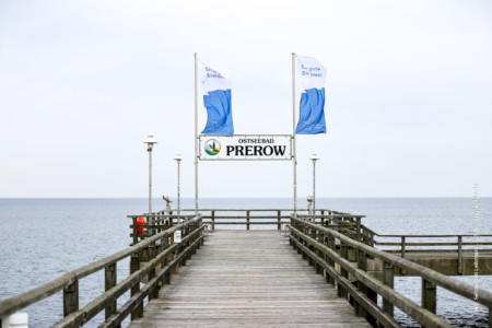 Die Seebrücke vom Ostseebad Prerow. Die Seebrücke vom Ostseebad Prerow. Ferienwohnung mieten in Prerow. Bild: Sebastian Lehmann - L-S-Photographie.de